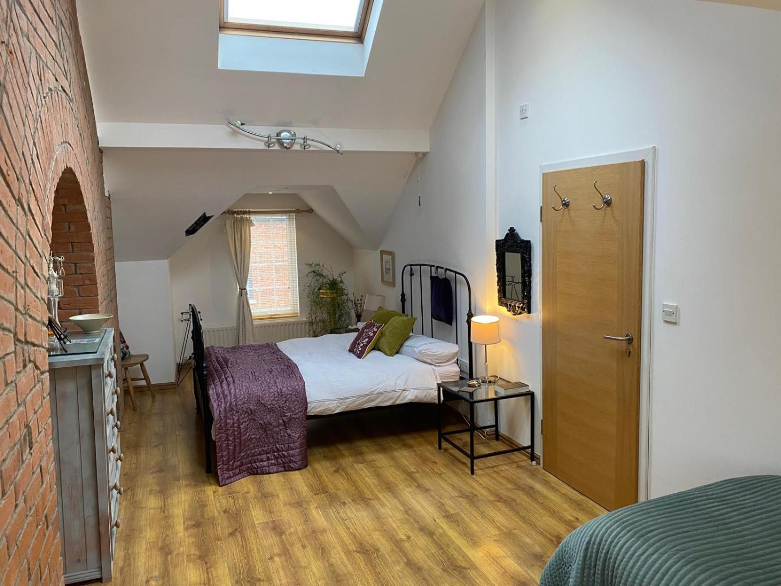 True Colours Apartment In Central Location Bangor  Ngoại thất bức ảnh